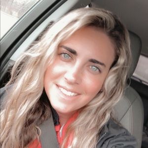 Meet your Posher, Falisha